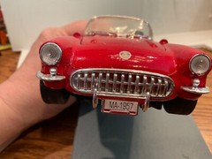 1957 Red White Chevrolet Corvette Convertible Diecast Model Car 1/24 SS7708 Vtg
