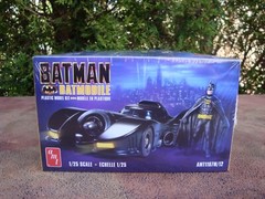 DC Comics Batman Batmobile Car w/Figure Model Car Kit- 1/25 scale AMT (2022) NEW