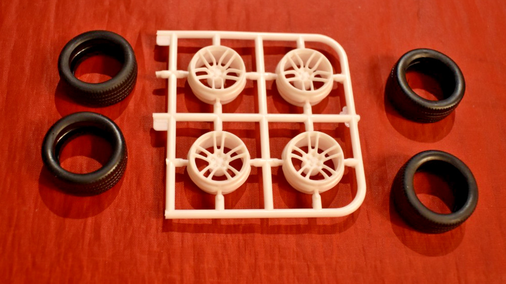 AMT 2021 Dodge Charger Redeye Hellcar Wide Body Wheels and Tires 1/25