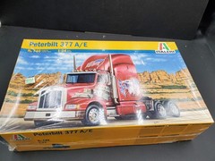 Peterbilt ROAD REBEL 377 A/E Semi Truck Italeri 1:24 Model Kit # 740 Open Bx