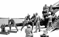 Master Box 3577 WWII US Artillery Crew Plastic Model Kit For Kids, scale 1:35
