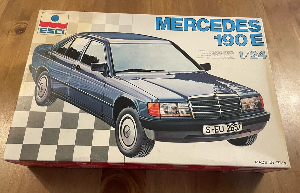 Esci #3046 1:24 Scale Mercedes 190E – Open Box/Sealed Bags – 100% Complete