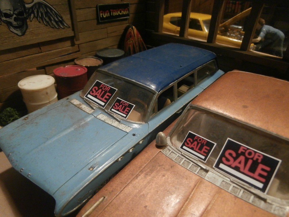 4 PRE-CUT GARAGE DIORAMA FOR SALE SIGNS 1:24 1:25 SCALE MODEL CAR & PICKUP TRUCK