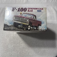 70 FORD F-100 CUSTOM CAB 4×4 PICKUP 360 V8 1970 F/S Plastic Model