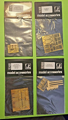 4-Pk by Hauler Detail Sets–Sd.Kfz. 251/1 Kisten, Panzerschreck, Fire ext., Tools