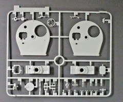 Dragon 1/35 Scale 1/35 Pz.Kpfw.VI Tiger I Late Parts Tree E from Kit No. 6406