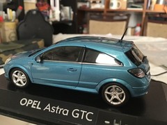 1/43 minichamps Opel Astra, GTC blue , 2door hatch mint++ !