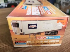 MONOGRAM 1/32 SCALE FRUEHAUF 40’ REEFER NEW INSIDE CIRCA 1980! Sealed Vintage