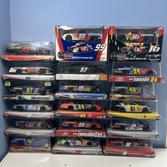 HUGE LOT OF 18 NASCAR 1:24 SCALE DIECAST CARS FROM THE EARLY-MID 2000’s