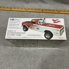 AMT Round 2 1978 Ford 4×4 Truck Firestone Super Stones 1/25 Model Kit AMT858M/03