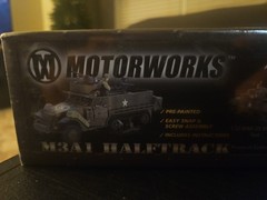 2003 Motorworks Ultimate Soldier 32x 1:32 M3A1 Halftrack Model Kit 21st Century
