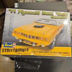 Revell ’71 Plymouth Hemi ‘Cuda Convertible 1:24 Model Kit Decals Chrome 85-2381