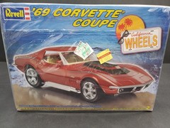Revell 1969 69 Chevy Corvette Coupe Plastic Model Car Kit 1:25 Scale 85-2866