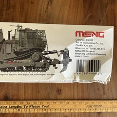 Meng Model SS-010 1/35 D9R Armored Bulldozer w/Slat Armor Model Kit