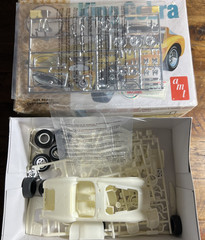 AMT Scale Shelby King Cobra Stock & Custom Model Kit AMT793/12 MD223 1/25 Open