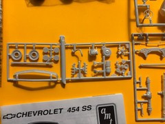 CHEVROLET C1500 454 SS PICKUP TRUCK MODEL KIT AMT ERTL 1/25 SCALE NEW COOL LOOK!