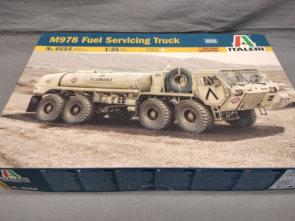 Italeri 1/35 US M978 Tanker / Sealed inside / NO DECALS