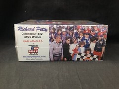 Salvinos Jr Richard Petty Oldsmobile 442 1979 Winner 1:25 Scale Model Kit