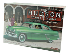 1954 Hudson Hornet Special 1:25 scale Plastic Model Kit Green