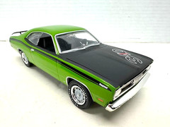 AMT ProShop 1971 Plymouth Duster 340 1/25 Pro Built Model Car Green