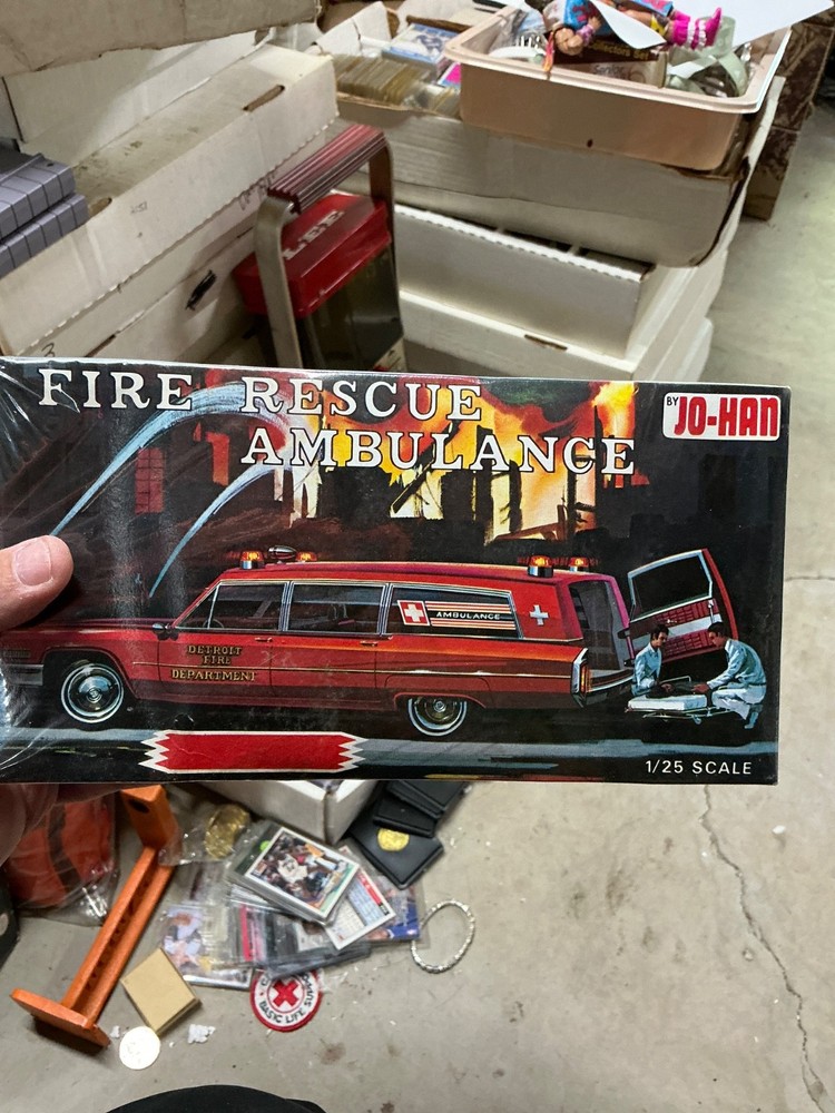 Jo-Han Fire Rescue Ambulance Kit Red, 1/25 Scale, Vintage SEALED