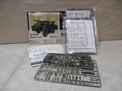 Master Box WW2 German Motorcycle Model Kit