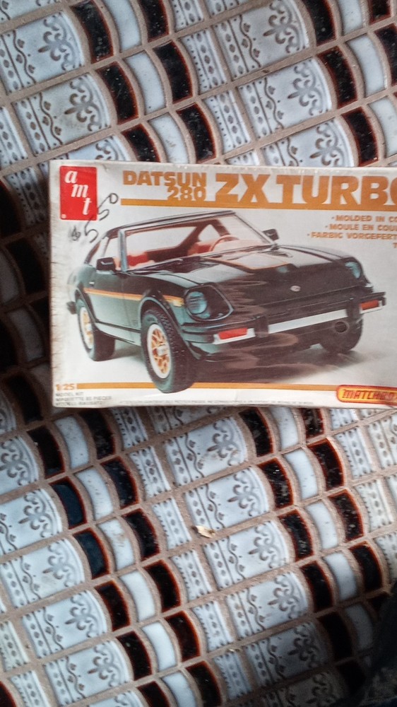 AMT Datsun 280 ZX Turbo 1:25 Model Kit Detailed Engine T-Roof PK-4165 Black