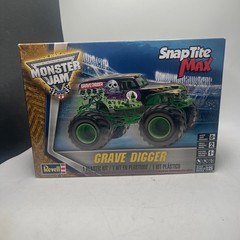 * REVELL 1/25 SCALE SNAP TITE MONSTER JAM GRAVE DIGGER PLASTIC KIT Sealed
