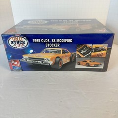Vintage 1965 OLDS 88 Modified Stocker AMT Ertl 1:25 Model Kit Sealed New Car