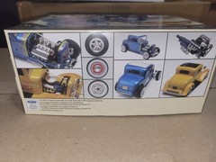 Revell 1932 Ford 5-window Coupe 2’n 1 plastic 1/25 model kit. Special Edition.