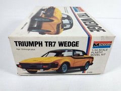 Triumph TR7 Wedge Monogram 1:24 Model Kit # 2105 Parts Lot