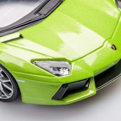 Lamborghini Aventador Roadster 1:24 Scale Die-Cast Model Kit
