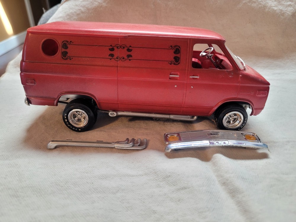 Neat Built Up Original Issue AMT 70’s Chevy van. 1/25