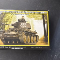 Tristar Model Kit – German Panzer Kpfw.38(t) Ausf.E/F Tank #35020 –