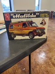 amt Matilda Custom Ford Van 1/25 model kit