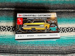 AMT 1964 Oldsmobile F-85 Cutlass Convertible 1:25 Model Kit 3 in 1
