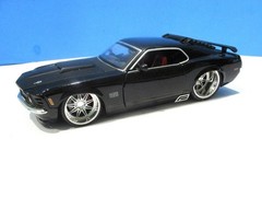 Jada Toys 1:24 Diecast Car Black 1970 Ford Mustang Boss