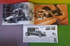AMT 1:25 SCALE RETRO DELUXE GEORGR BARRIS ” SURF WOODY ” MODEL KIT AMT977/12