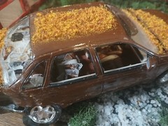 WRECKED FORD TAURUS SHO IN CORNER JUNKYARD DIORAMA SCENE !! COOL DETAILS
