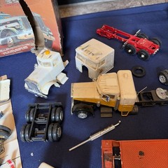 AMT Semi Trucks – Trailers 1/43 Model Kit Lot Tone of Pieces
