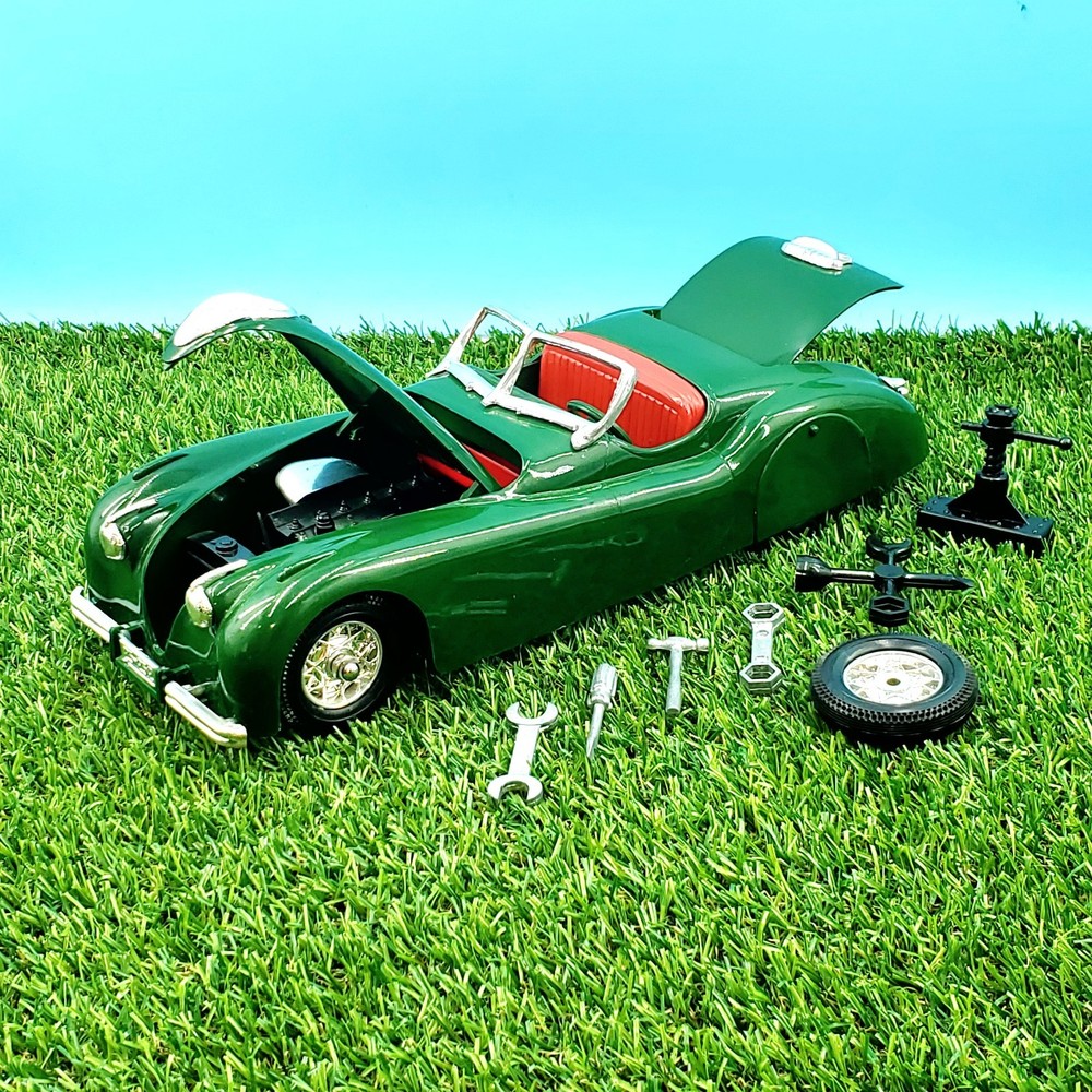 Marx Classics 1953 Jaguar XK120 Model – (PLASTIC) 1996