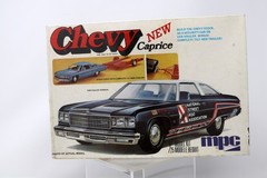 Unopened Original MPC Chevy Caprice with Trailer 1/25 Model Kit