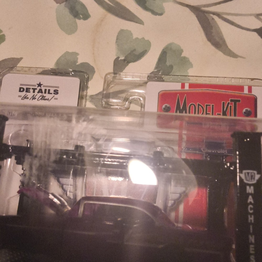 Castline Inc. M2 Machines Chevrolet 1:64 Car Kit Purple Auto-Lift