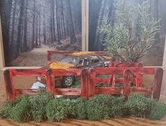 WRECKED FORD TAURUS SHO IN CORNER JUNKYARD DIORAMA SCENE !! COOL DETAILS