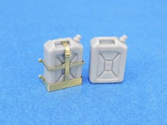 Legend 1383 1/35 IDF 20L Water Can w/Holder Set (10ea)
