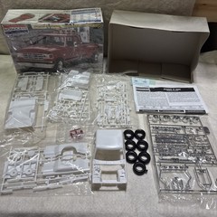 Monogram Ford F-350 Duallie Pickup Truck 1/24 Model Open Box Sealed Parts