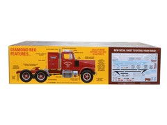 AMT Diamond Reo Truck Tractor 1/25 Model Kit AMT1500