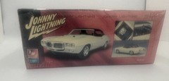 1969 Pontiac Firebird Johnny Lightning 1:25 Scale Model Kit AMT / ERTL