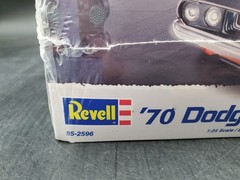 🚦😎Revell Street Burner 1970 Dodge Challenger T/A 1:24 Model Kit 85-2596 Sealed