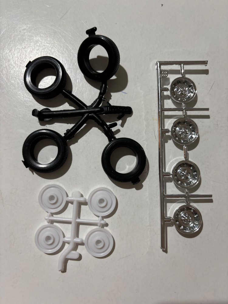 Model Car Parts – Revell ’71 Plymouth GTX Stock wheels tires wheel bck ONLY 1/24